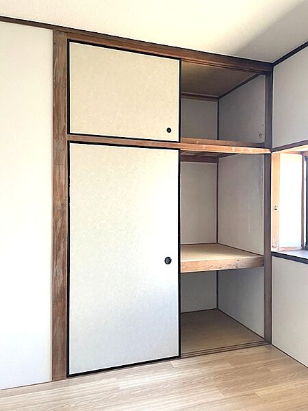 収納力のある押入れが魅力。整理整頓がしやすく、すっきりとした空間を保てます。