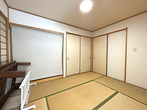 和室ならではの落ち着いた空間。収納も充実しており、客間としても活用できます。
