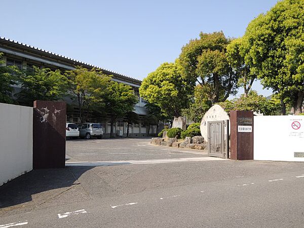 北九州市立上津役中学校（1094m）