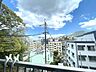 その他：バルコニーからは、晴れた日には山々を望むことができます。開放感のある眺望で、四季の移ろいを感じていただけます。