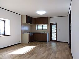 朽網東一丁目戸建 5LDKのリビング/ダイニング