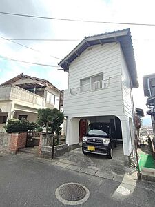外観:カースペースは1台完備してます 外観:カースペースは1台完備してます