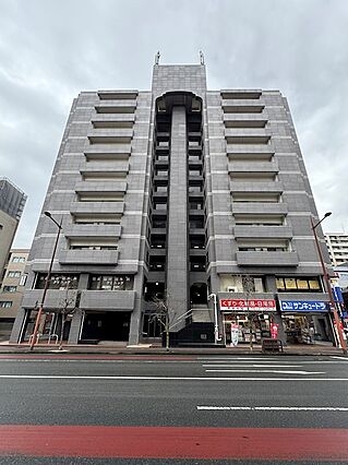 幹線道路沿いに...