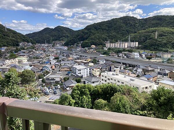 山々を望める自然豊かな景観です☆四季折々の風情を感じられる立地です