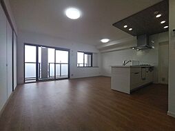 アンピール教育大前II 4LDKのリビング/ダイニング