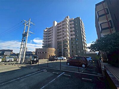 外観:スーパーが徒歩5分と日々のお買い物に困りません 外観:スーパーが徒歩5分と日々のお買い物に困りません