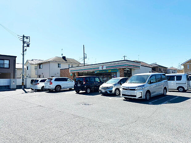 コンビニ「セブンイレブン吉川平沼店まで613m」