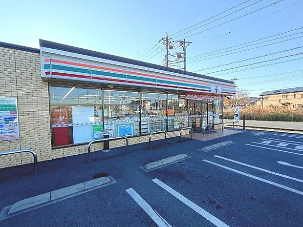 コンビニ「セブンイレブン越谷川柳3丁目店まで370m」
