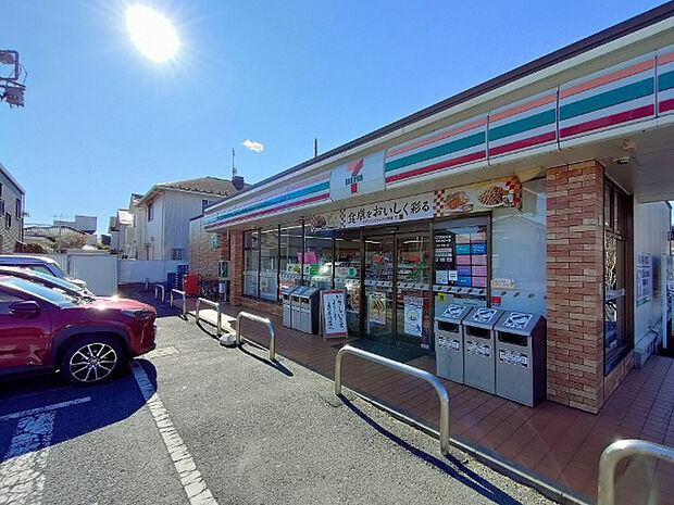 コンビニ「セブンイレブン吉川平沼店まで770m」
