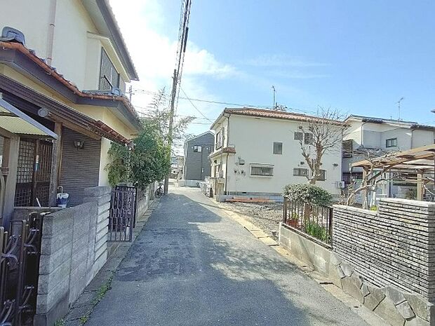 周辺居住者以外の車の通行がほとんどありませんので、小さなお子様がいるご家族にも安心です♪