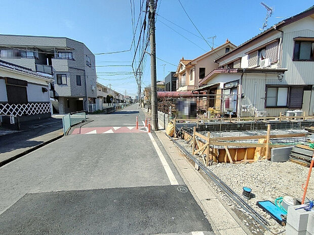 幅員約7mの道路ですので、車の入出庫もスムーズに出来ます♪