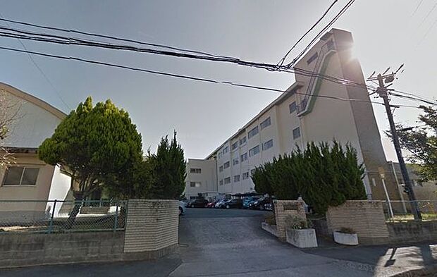 金屋小学校 470m