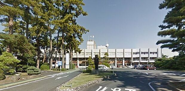 豊川市役所 520m