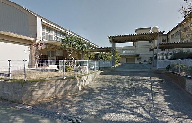 代田小学校 640m