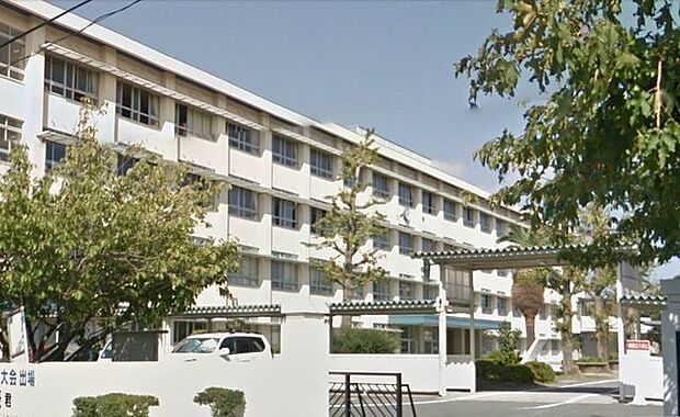 東部中学校 340m