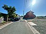 外観：前面道路含む現地写真