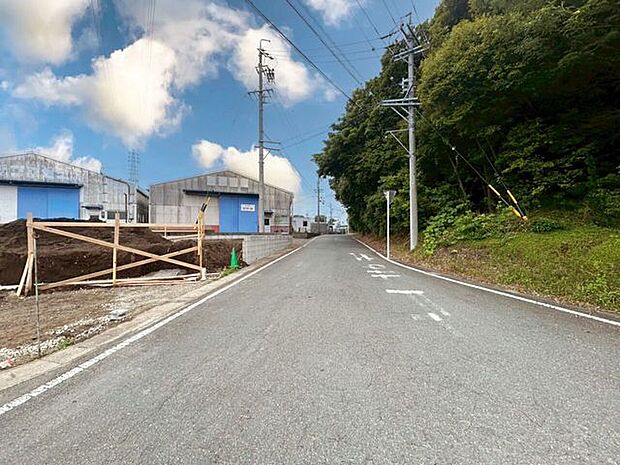 前面道路含む現地写真