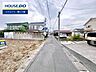 外観：前面道路含む現地写真