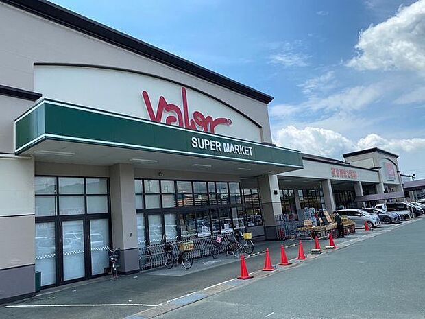 バロー新城店 950m
