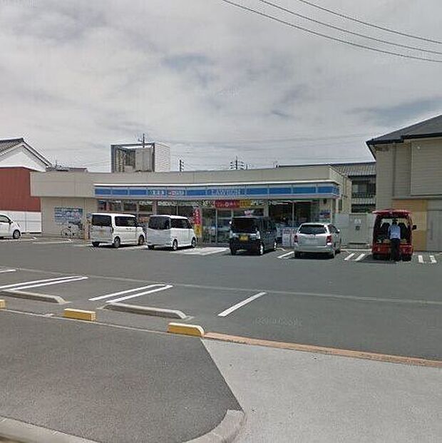 ローソン 豊川新桜町店 340m