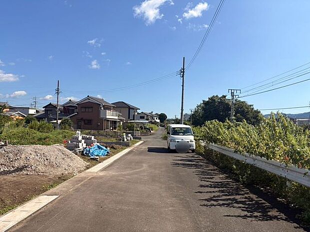 前面道路含む現地写真