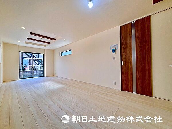 光と風があふれる開放的なリビングダイニングには自然と家族みんなが集まってきます！