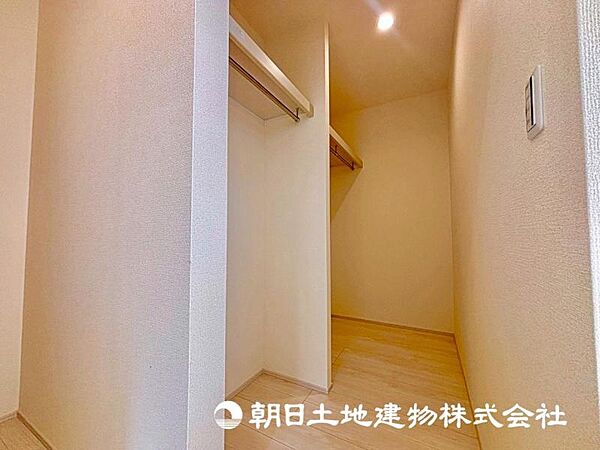 大きな荷物から小物まで幅広く収納できます！