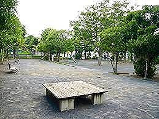 南生田3丁目公園まで約1000ｍ