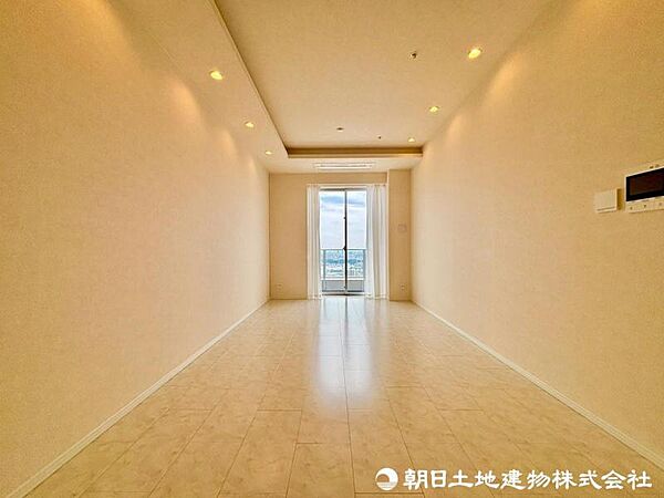 18帖以上で天井高が2.9ｍのお部屋はリラックスしてお過ごしいただけます。