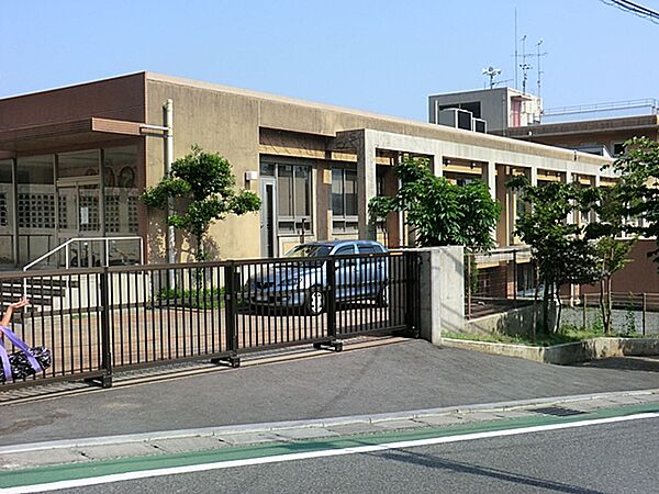 川崎市立向丘小学校まで約600ｍ