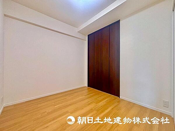 過ぎ行く時間をゆったりと感じることができる落ち着いたお部屋です。