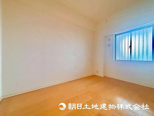 過ぎ行く時間をゆったりと感じることができる落ち着いたお部屋です。
