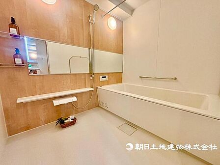 追い炊き機能付きでいつでも温かいお風呂にご入浴いただけます。