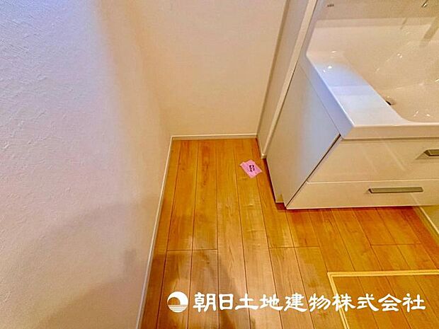 大きな洗濯機も楽々設置できます。