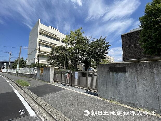 狛江第二中学校まで約500m