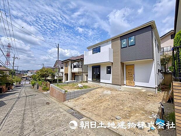 交通量の少ない閑静な住宅街ですので、小さなお子様がいらっしゃるご家庭でも安心です。