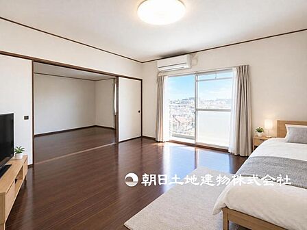 (ホームステージングとして家具を消しており、家具、小物等はCGにて生成しております。)