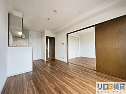 ミレニアム 305 3階1SDKのリビング/ダイニング