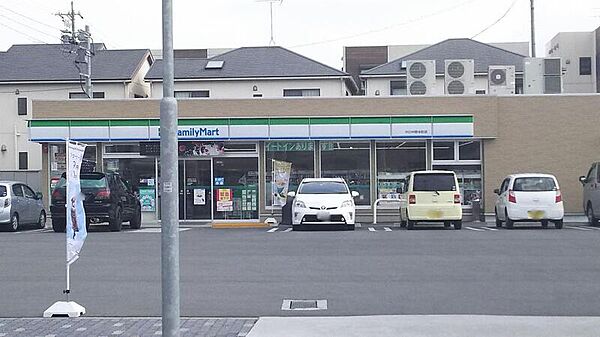 画像29:ファミリーマート中川中野本町店 82m