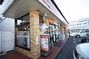 セブンイレブン名古屋大野木店 88m