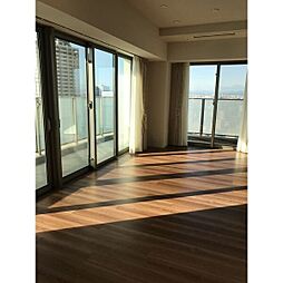 プラウドタワー名古屋栄 21階4LDKのリビング/ダイニング