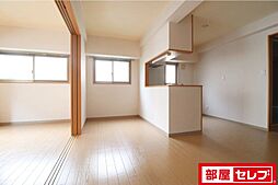 サン・サカエビル 2階1LDKのリビング/ダイニング