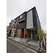 岩塚駅より徒歩7分 築3年9ヶ月 3階建の賃貸物件