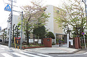 八熊小学校 670m
