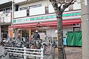 ローソンストア100栄生店 246m