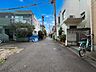 外観：車通りの少ない道路で小さなお子様も安心。家と同じくらい周辺環境は大切なもの。図面だけでは分からない現地の雰囲気もご確認くださいませ。