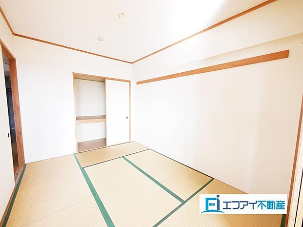6帖の押入収納付きの和室は、お子様のお昼寝スペースや客間としてお使いいただけます。