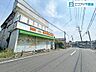 外観：前面道路