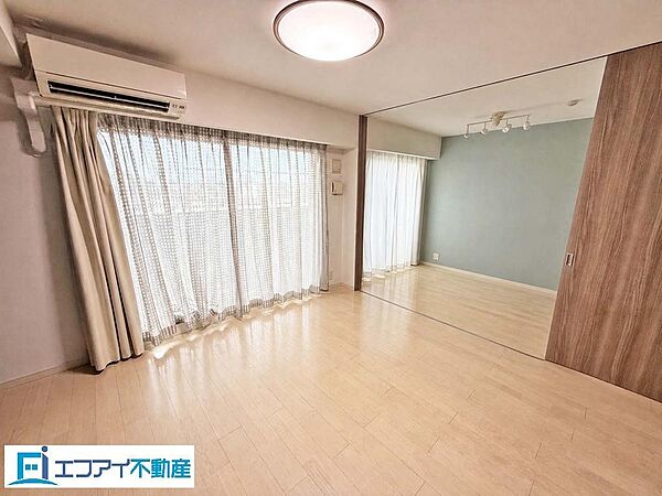 現地（2026年8月）撮影バーチャルステージング済み（家具除去等）