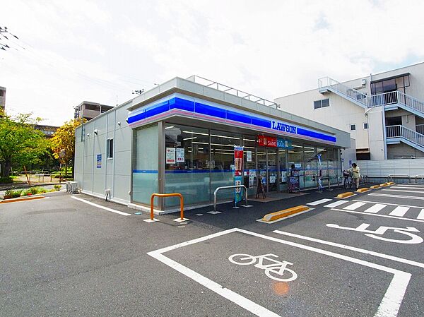 画像20:ローソン 足立六月一丁目店（811m）